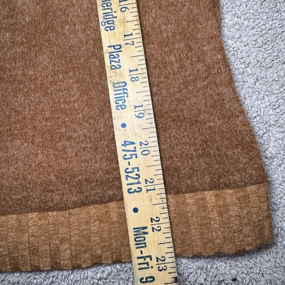 Hem & Thread Cold shoulder brown super soft sweater Size M